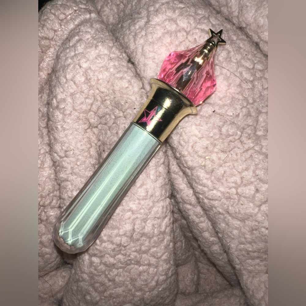 Jeffree star green concealer